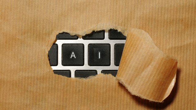 AI泡沫之辩:算力依然短缺,但市场为何可能率先转向